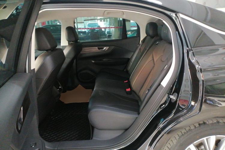 Used Hongqi E-QM5 2022 431 km Charge & Enjoy Edition Interior 4