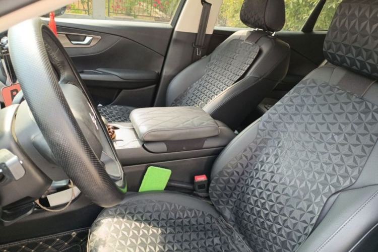 Used Hongqi E-QM5 2022 431 km Charge & Enjoy Edition Interior 5