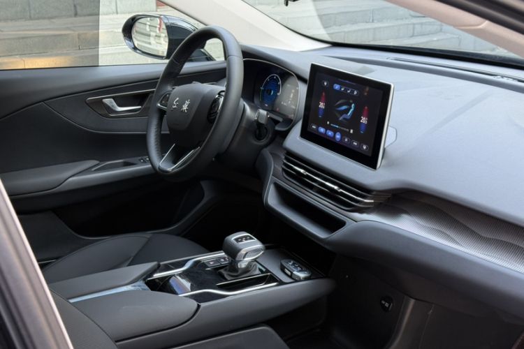 Used Hongqi E-QM5 2022 431 km Charge & Enjoy Edition Interior 5