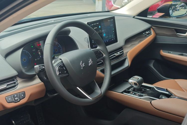 Used Hongqi E-QM5 2022 431 km Charge & Enjoy Edition Interior 6