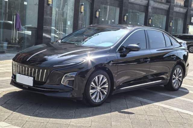 Used Hongqi E-QM5 2022 431 km Charge & Enjoy Edition