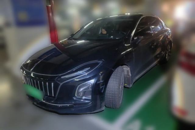 Used Hongqi E-QM5 2022 431 km Charge & Enjoy Edition