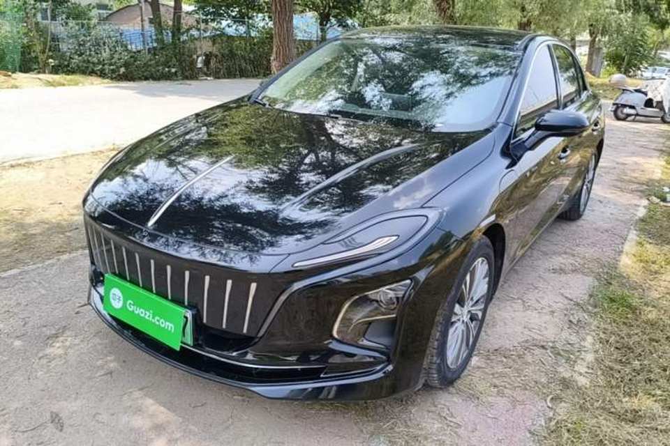 Hongqi E-QM5 2022