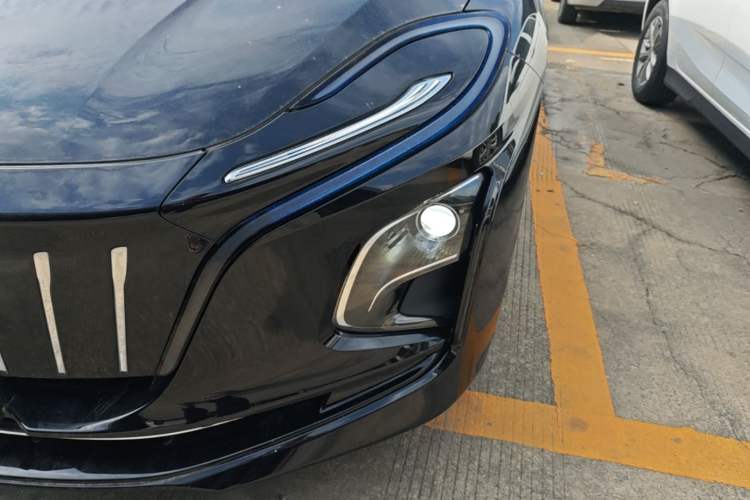 Used Hongqi E-QM5 2022 431 km Charge & Enjoy Edition Left Front Headlight