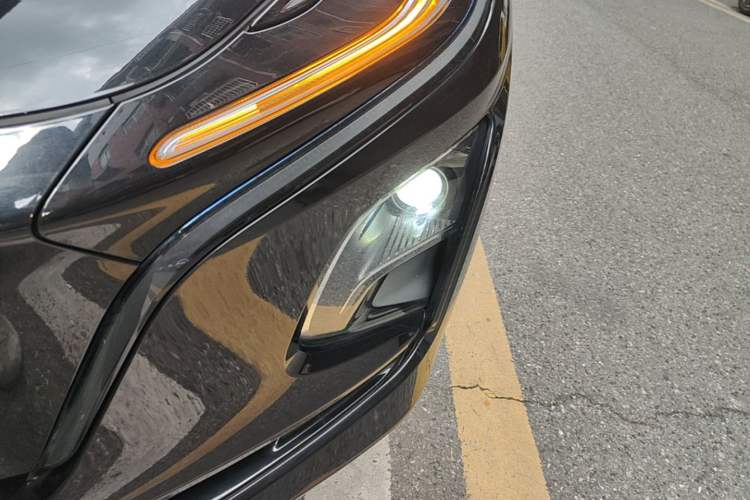 Used Hongqi E-QM5 2022 431 km Charge & Enjoy Edition Left Front Headlight