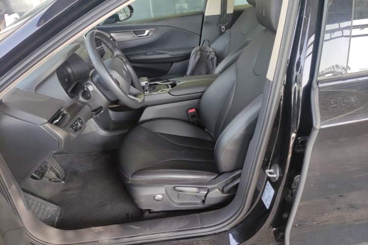 Used Hongqi E-QM5 2022 431 km Charge & Enjoy Edition Left Front Seat