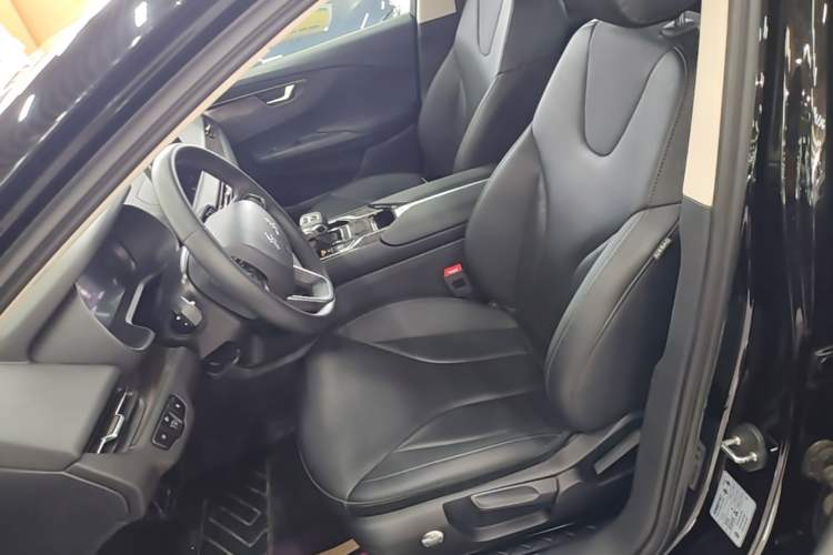 Used Hongqi E-QM5 2022 431 km Charge & Enjoy Edition Left Front Seat