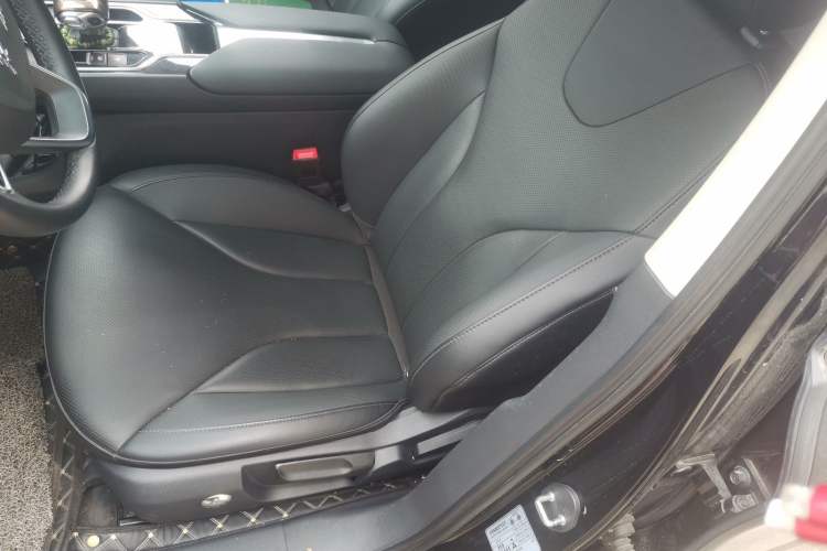 Used Hongqi E-QM5 2022 431 km Charge & Enjoy Edition Left Front Seat