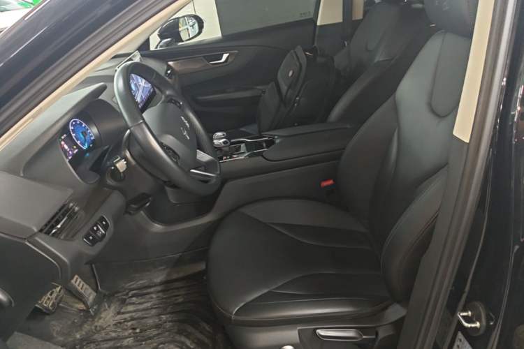 Used Hongqi E-QM5 2022 431 km Charge & Enjoy Edition Left Front Seat