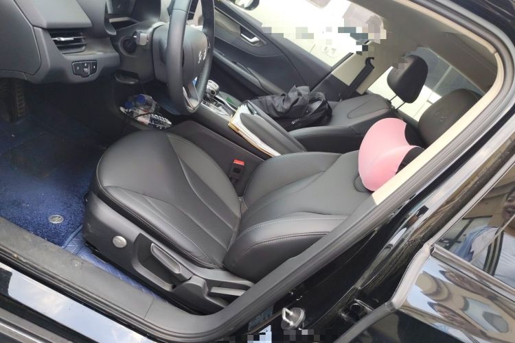 Used Hongqi E-QM5 2022 431 km Charge & Enjoy Edition Left Front Seat