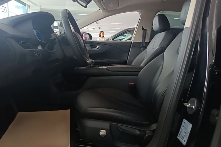 Used Hongqi E-QM5 2022 431 km Charge & Enjoy Edition Left Front Seat
