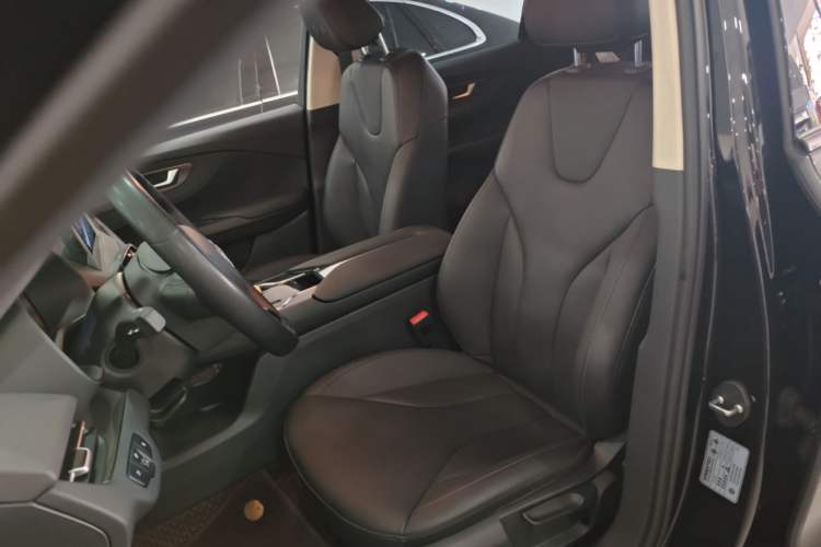 Used Hongqi E-QM5 2022 431 km Charge & Enjoy Edition Left Front Seat