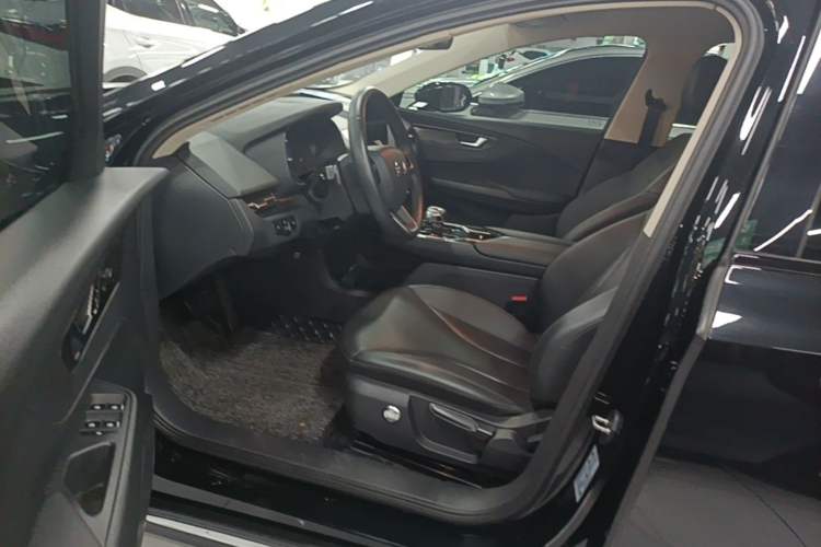 Used Hongqi E-QM5 2022 431 km Charge & Enjoy Edition Left Front Seat