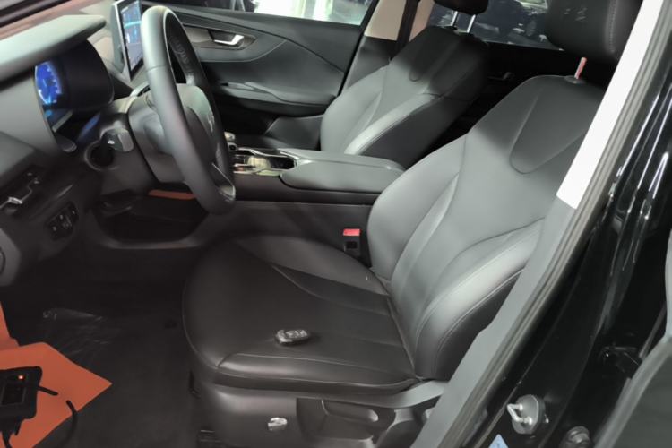 Used Hongqi E-QM5 2022 431 km Charge & Enjoy Edition Left Front Seat