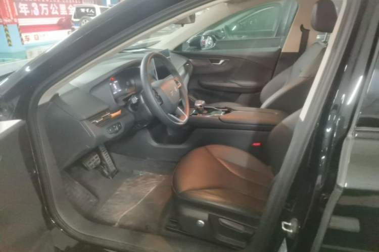 Used Hongqi E-QM5 2022 431 km Charge & Enjoy Edition Left Front Seat