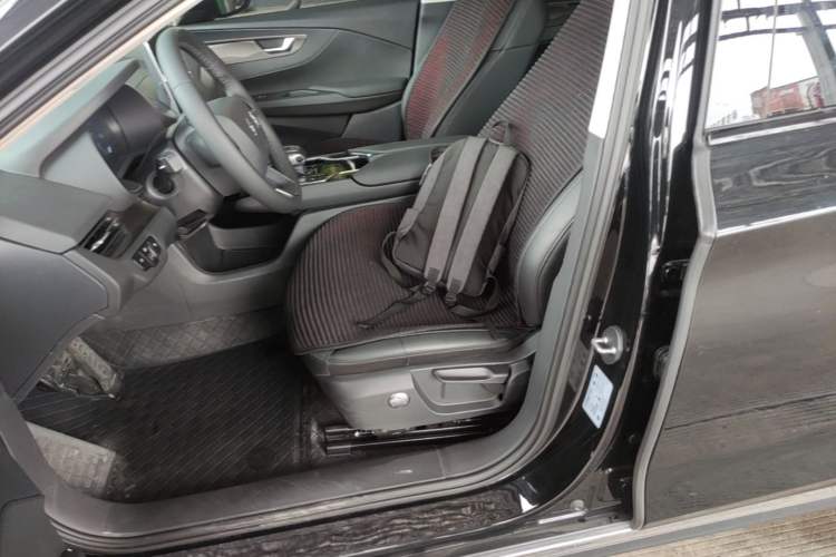 Used Hongqi E-QM5 2022 431 km Charge & Enjoy Edition Left Front Seat