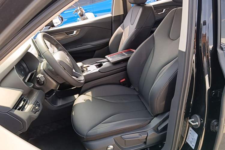 Used Hongqi E-QM5 2022 431 km Charge & Enjoy Edition Left Front Seat