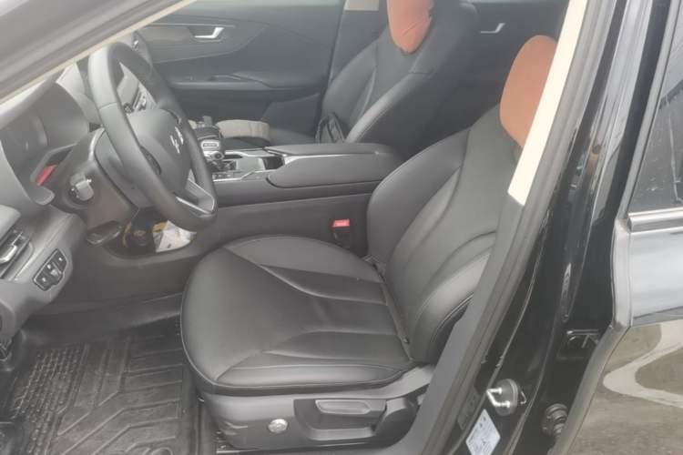 Used Hongqi E-QM5 2022 431 km Charge & Enjoy Edition Left Front Seat
