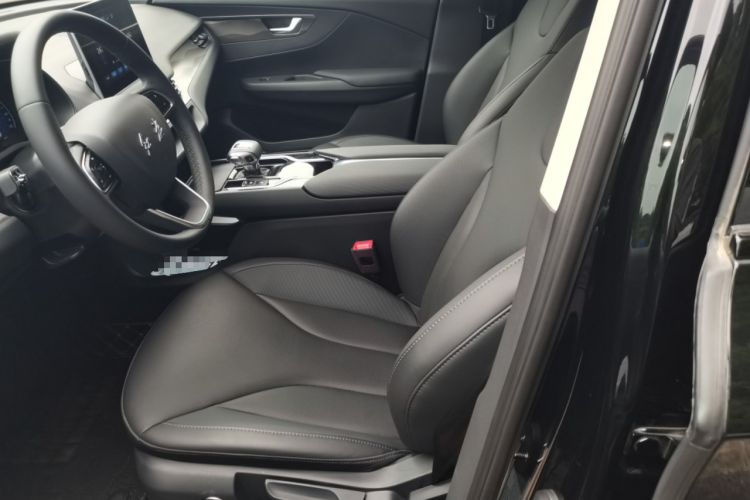 Used Hongqi E-QM5 2022 431 km Charge & Enjoy Edition Left Front Seat