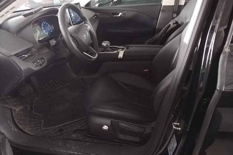 Used Hongqi E-QM5 2022 431 km Charge & Enjoy Edition Left Front Seat