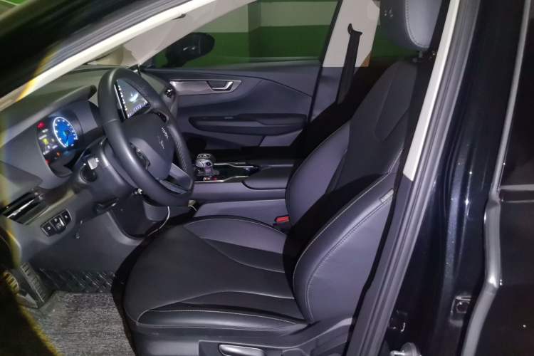 Used Hongqi E-QM5 2022 431 km Charge & Enjoy Edition Left Front Seat