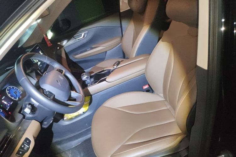 Used Hongqi E-QM5 2022 431 km Charge & Enjoy Edition Left Front Seat