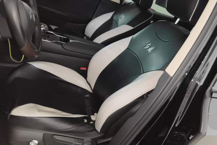Used Hongqi E-QM5 2022 431 km Charge & Enjoy Edition Left Front Seat