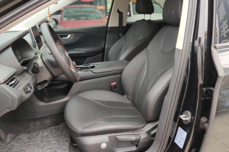 Used Hongqi E-QM5 2022 431 km Charge & Enjoy Edition Left Front Seat