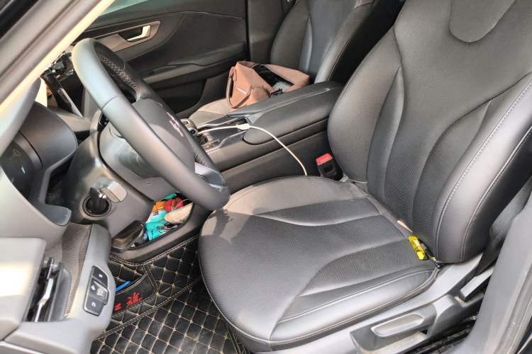 Used Hongqi E-QM5 2022 431 km Charge & Enjoy Edition Left Front Seat