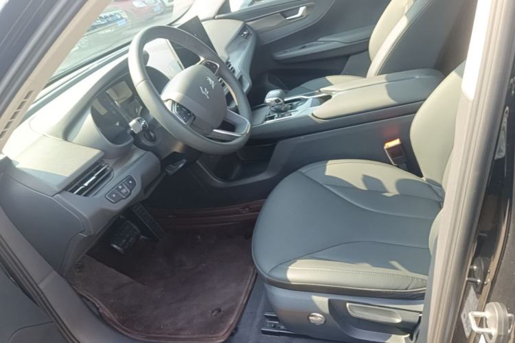 Used Hongqi E-QM5 2022 431 km Charge & Enjoy Edition Left Front Seat