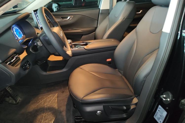 Used Hongqi E-QM5 2022 431 km Charge & Enjoy Edition Left Front Seat