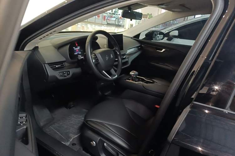 Used Hongqi E-QM5 2022 431 km Charge & Enjoy Edition Left Front Seat