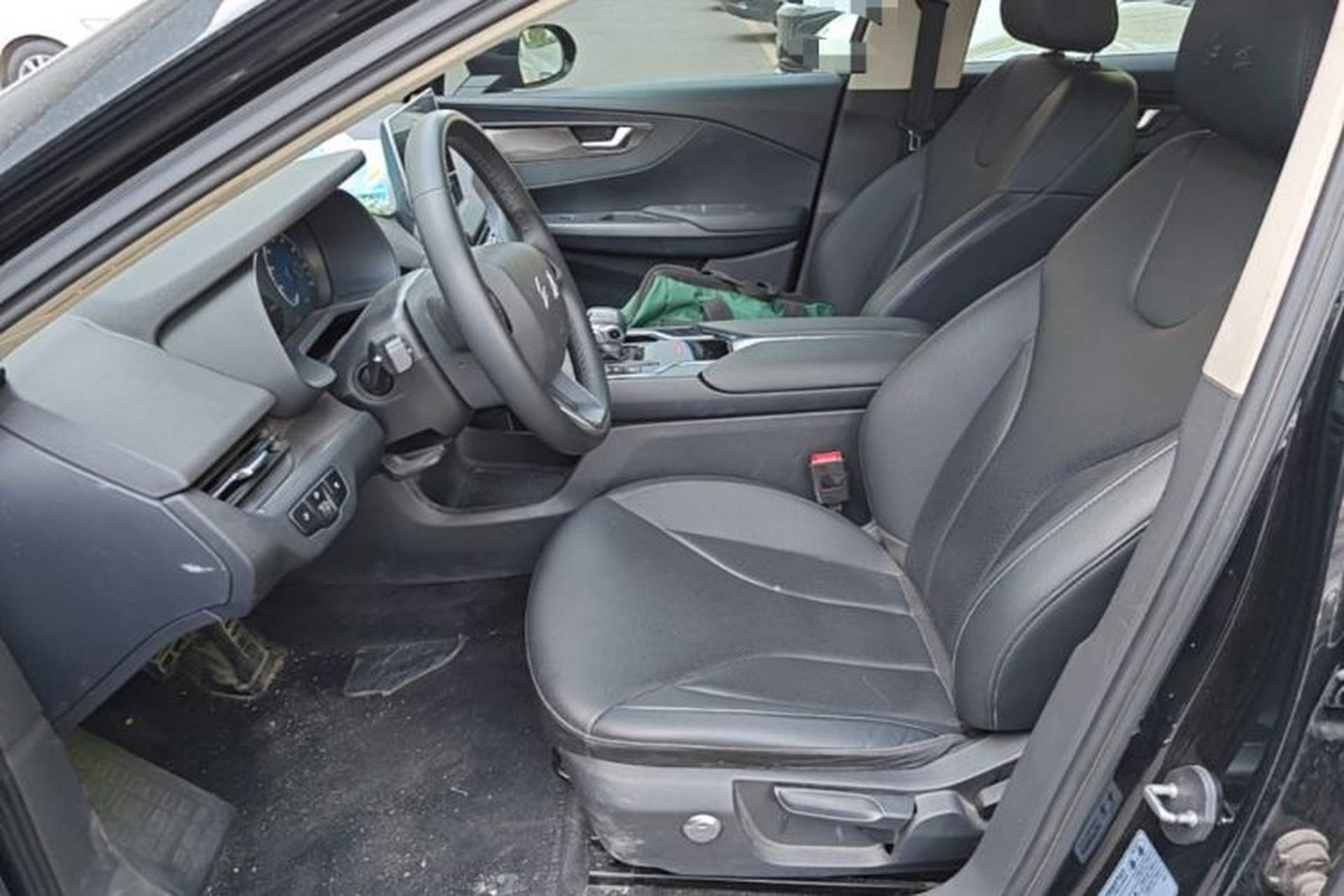 Used Hongqi E-QM5 2022 431 km Charge & Enjoy Edition Left Front Seat