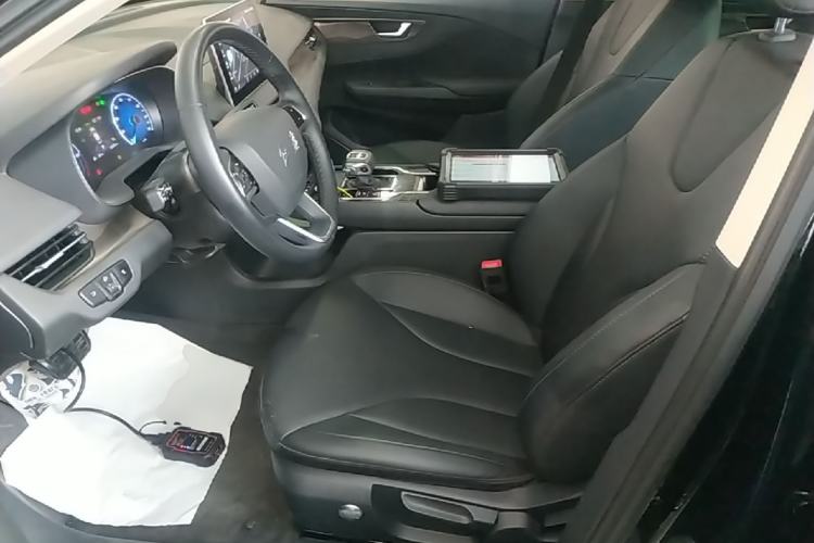 Used Hongqi E-QM5 2022 431 km Charge & Enjoy Edition Left Front Seat