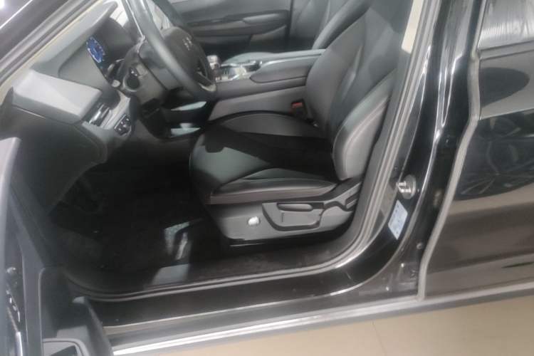 Used Hongqi E-QM5 2022 431 km Charge & Enjoy Edition Left Front Seat