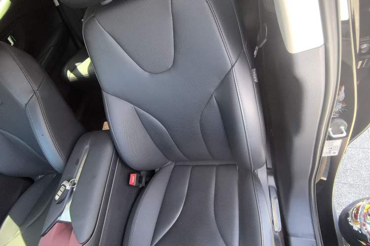 Used Hongqi E-QM5 2022 431 km Charge & Enjoy Edition Left Front Seat