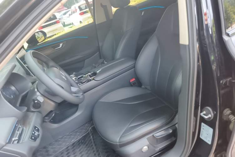 Used Hongqi E-QM5 2022 431 km Charge & Enjoy Edition Left Front Seat