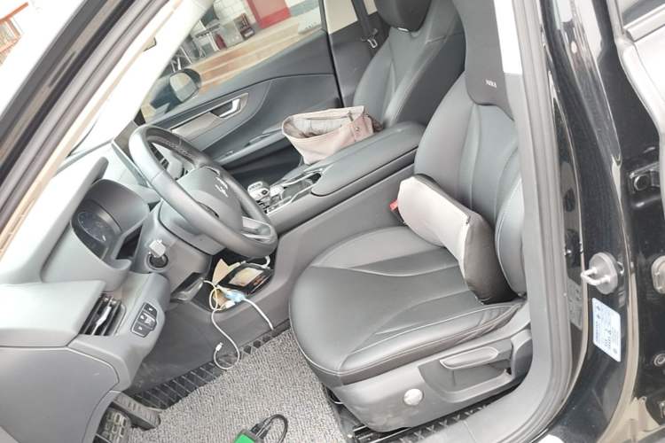 Used Hongqi E-QM5 2022 431 km Charge & Enjoy Edition Left Front Seat