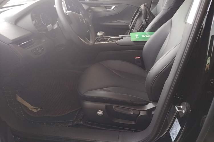 Used Hongqi E-QM5 2022 431 km Charge & Enjoy Edition Left Front Seat