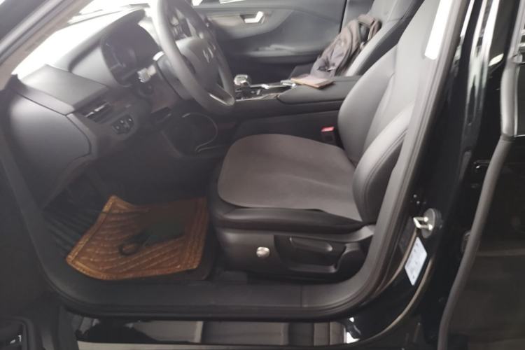 Used Hongqi E-QM5 2022 431 km Charge & Enjoy Edition Left Front Seat