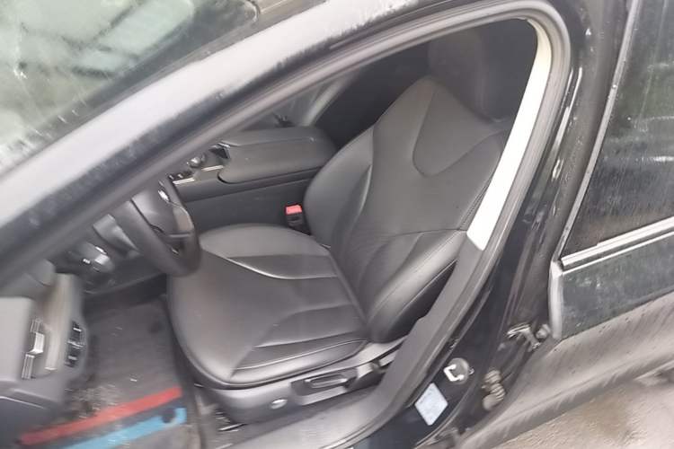 Used Hongqi E-QM5 2022 431 km Charge & Enjoy Edition Left Front Seat
