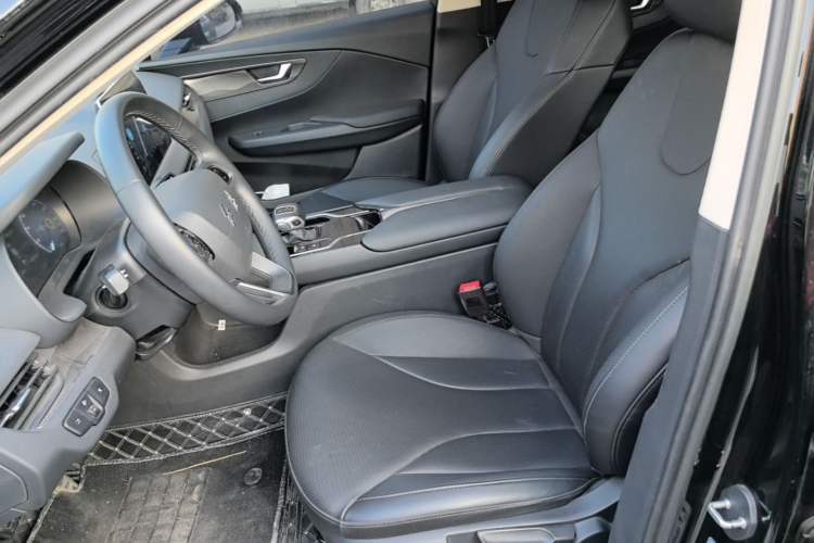 Used Hongqi E-QM5 2022 431 km Charge & Enjoy Edition Left Front Seat