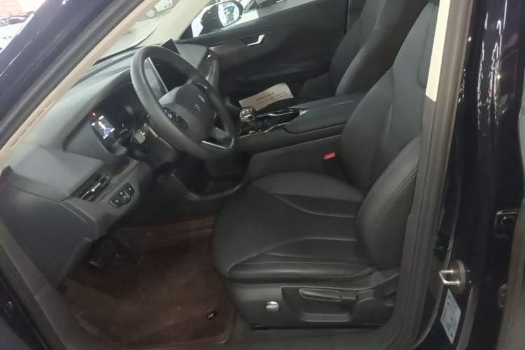 Used Hongqi E-QM5 2022 431 km Charge & Enjoy Edition Left Front Seat