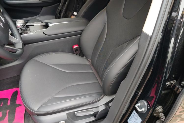 Used Hongqi E-QM5 2022 431 km Charge & Enjoy Edition Left Front Seat