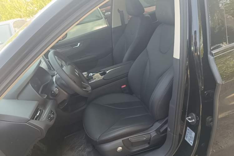 Used Hongqi E-QM5 2022 431 km Charge & Enjoy Edition Left Front Seat