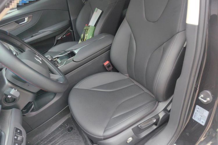 Used Hongqi E-QM5 2022 431 km Charge & Enjoy Edition Left Front Seat