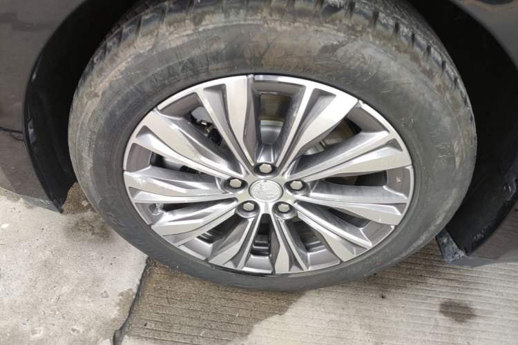Used Hongqi E-QM5 2022 431 km Charge & Enjoy Edition Left Front Wheel Hub