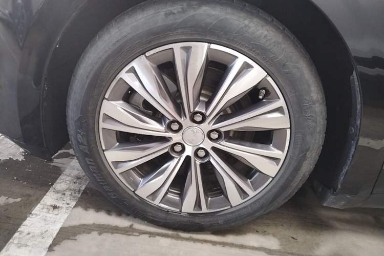 Used Hongqi E-QM5 2022 431 km Charge & Enjoy Edition Left Front Wheel Hub