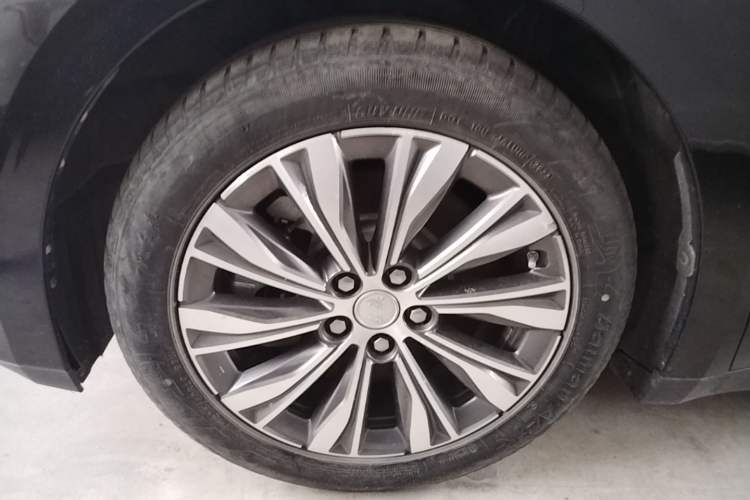 Used Hongqi E-QM5 2022 431 km Charge & Enjoy Edition Left Front Wheel Hub