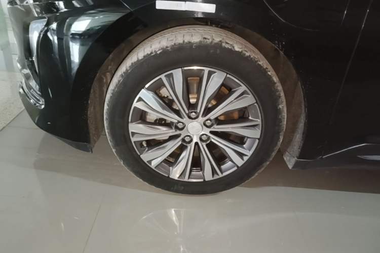 Used Hongqi E-QM5 2022 431 km Charge & Enjoy Edition Left Front Wheel Hub